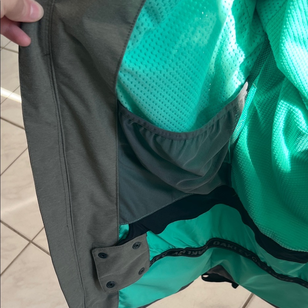 Oakley Men's Multi-Tone Performance Jacket - image 5